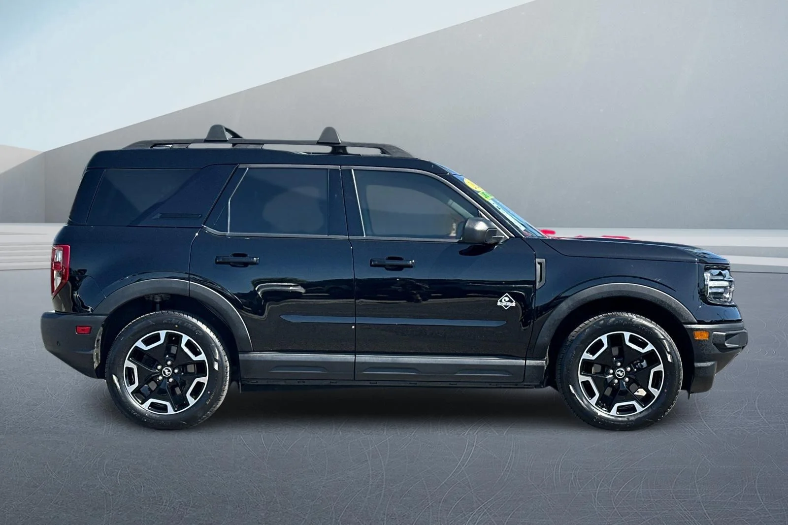 Used 2023 Black Ford Outer Banks image 3