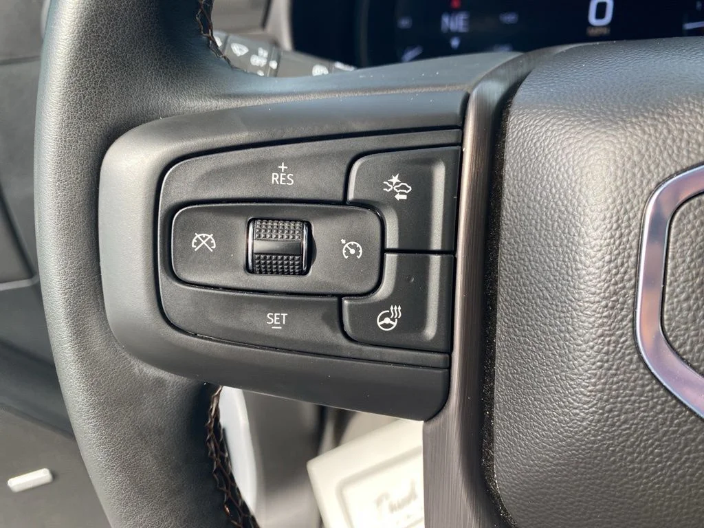Used 2024 White GMC AT4 image 19