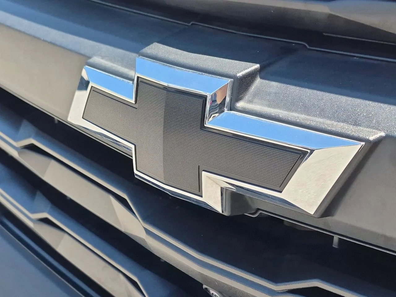 Used 2024 Sand Dune Metallic Chevrolet Trail Boss image 30