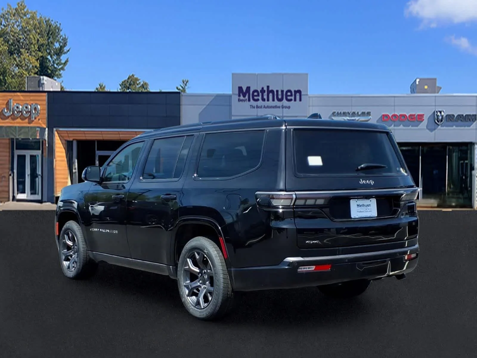 New 2026 High Gloss Black Exterior Paint Jeep Limited Altitude image 4