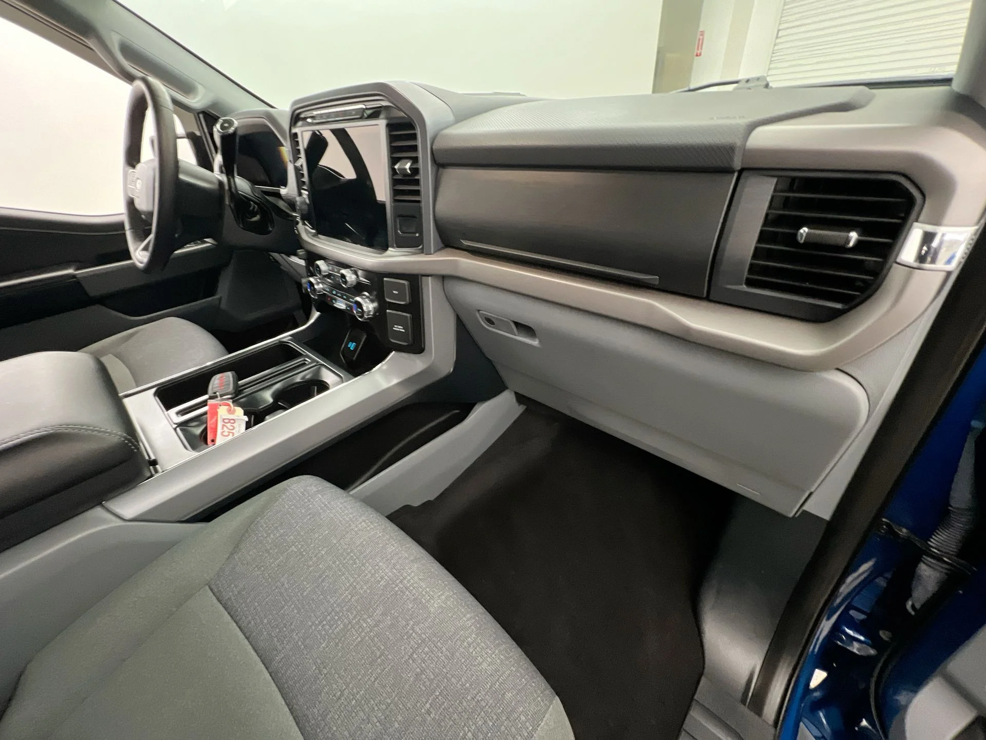 Used 2024 Blue Ford XLT image 13