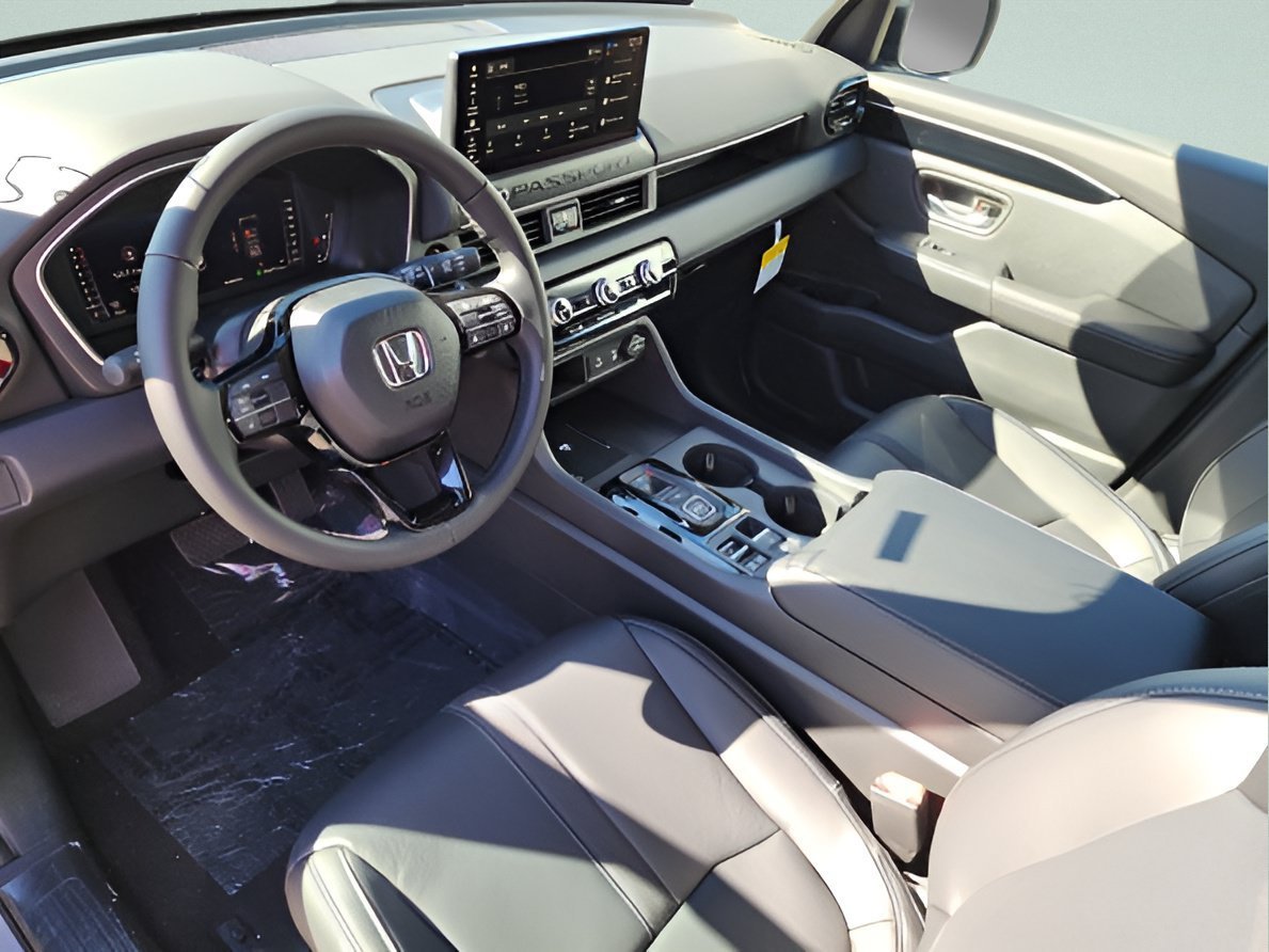 New 2026 Platinum White Pearl Honda RTL image 21