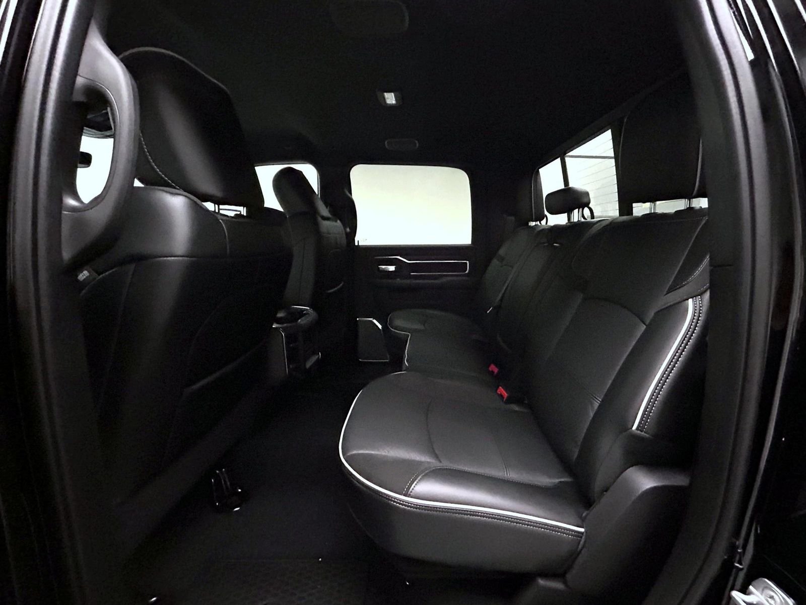 New 2026 Diamond Black Crystal Pearl-Coat Exterior Paint RAM Laramie image 19