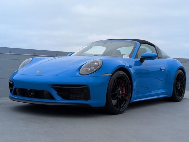 2022 Porsche 911 4 GTS