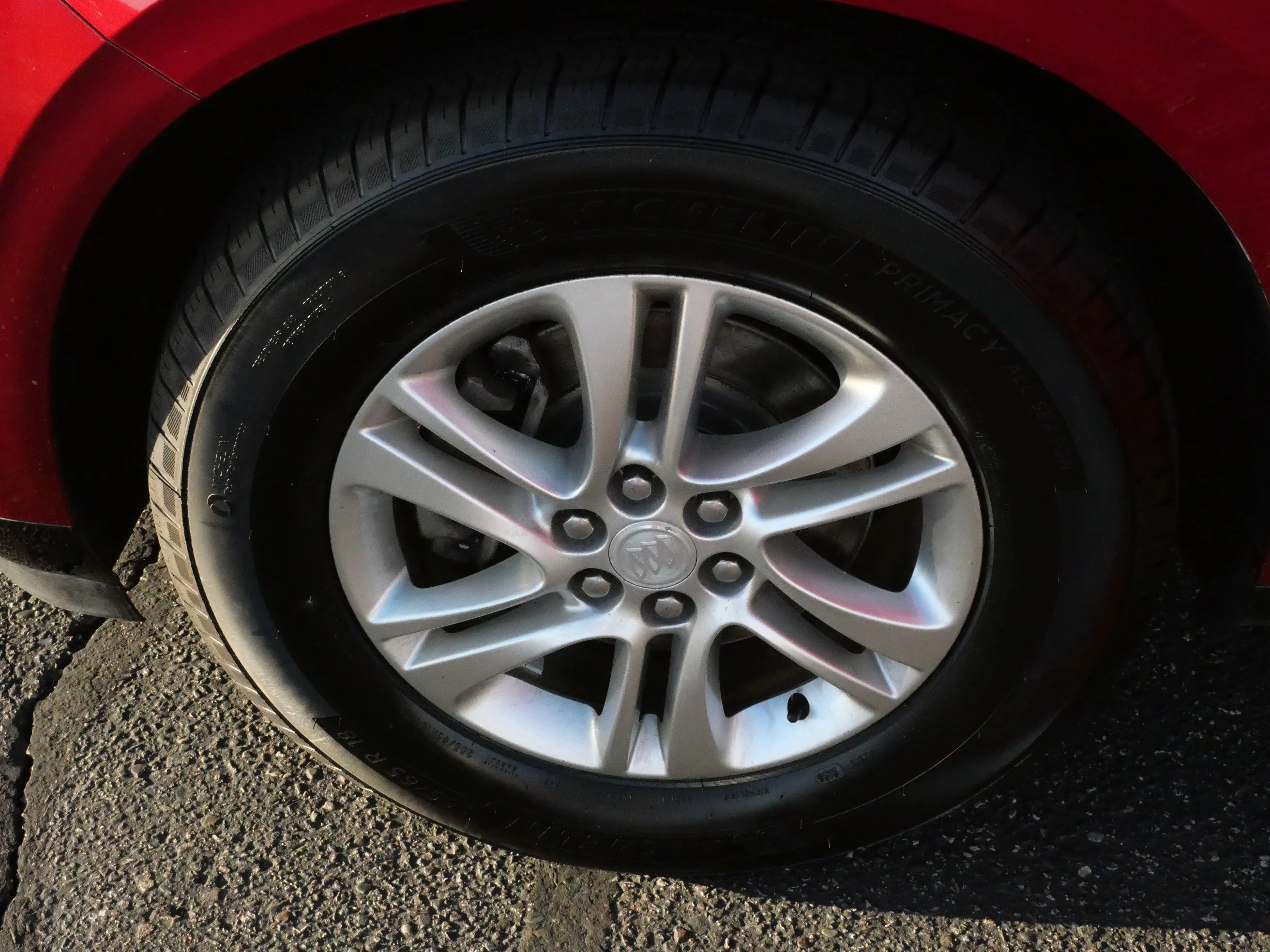 Used 2018 Red Quartz Tintcoat Buick Essence image 15