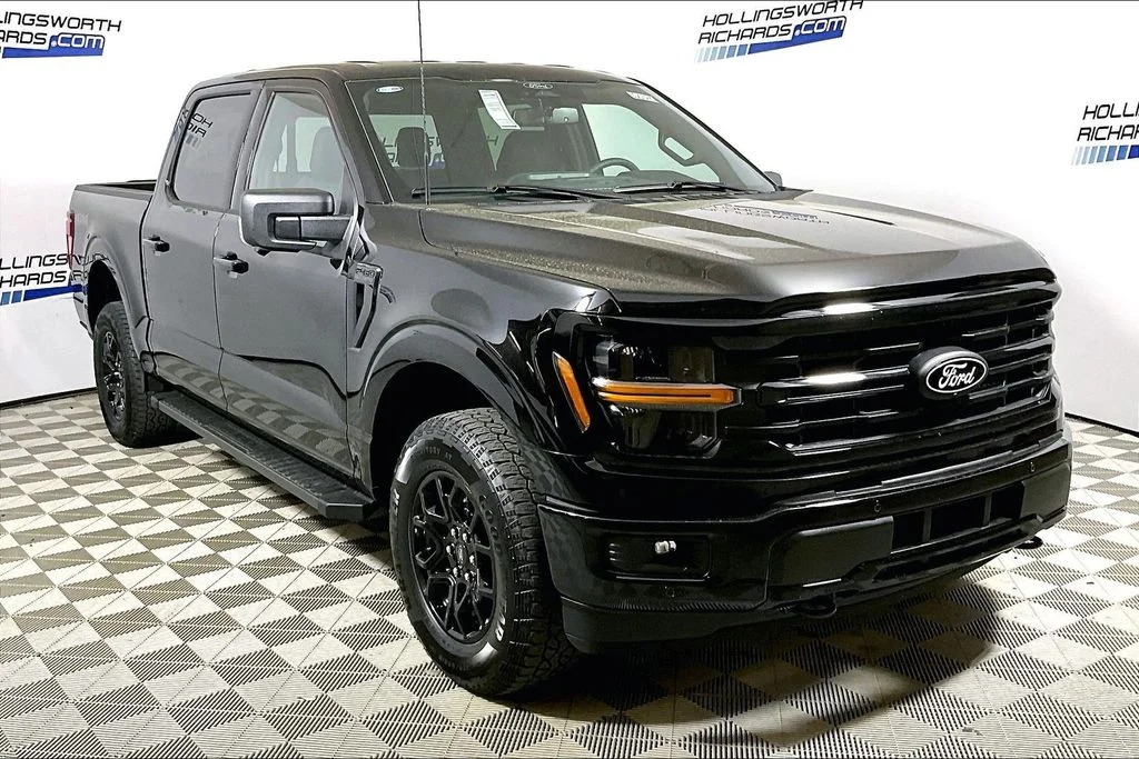 New 2026 Agate Black Metallic Ford XLT image 2