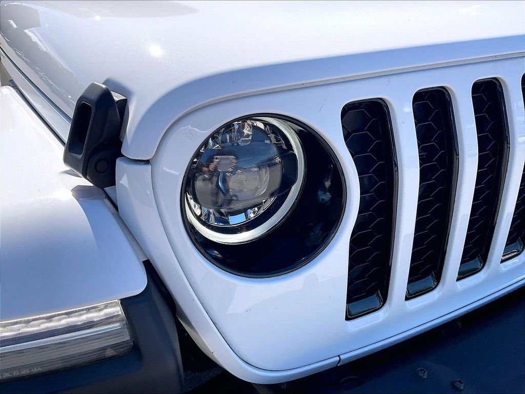Used 2023 Bright White Clearcoat Jeep  image 28