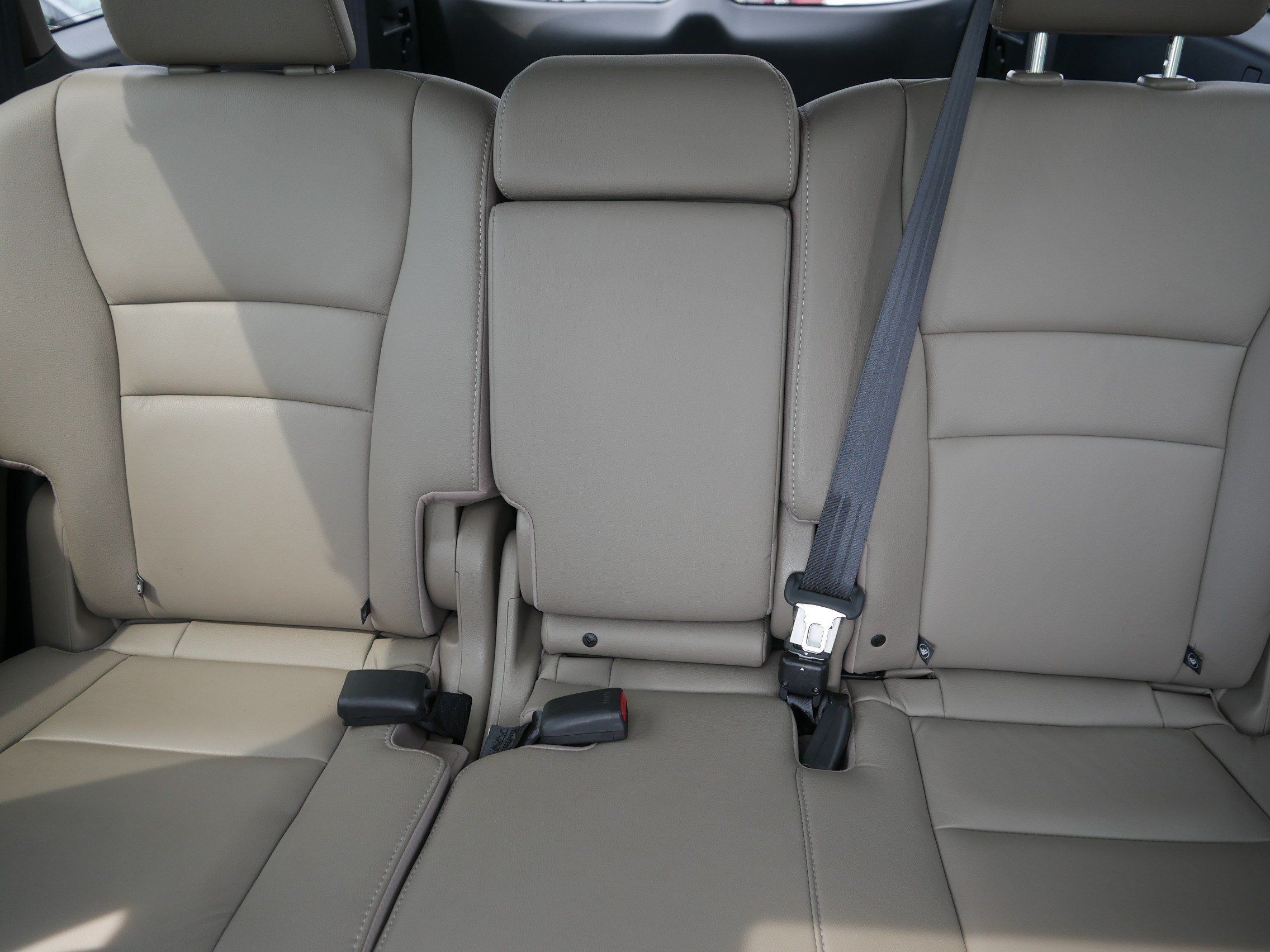 Used 2017 White Diamond Pearl Honda Touring image 13