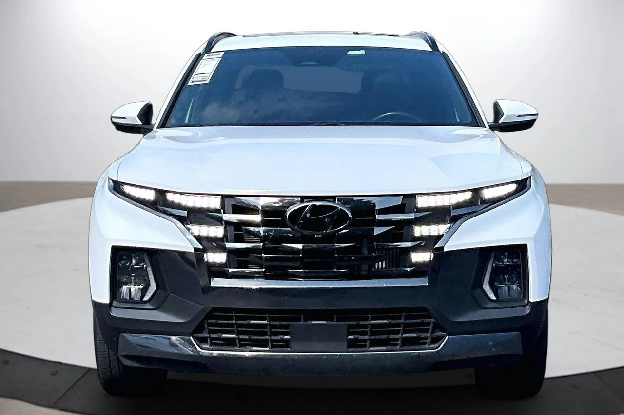 Used 2022 White Hyundai Limited image 3