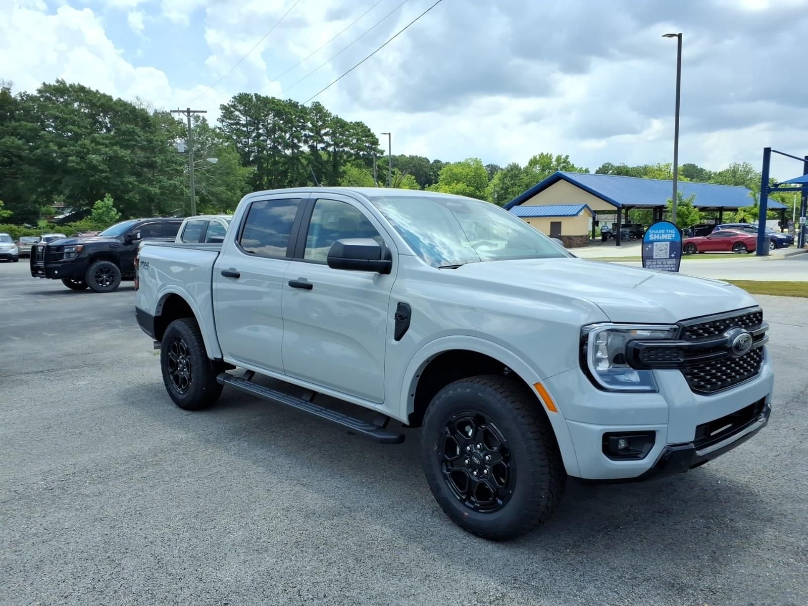 New 2026 Avalanche Ford XLT image 6