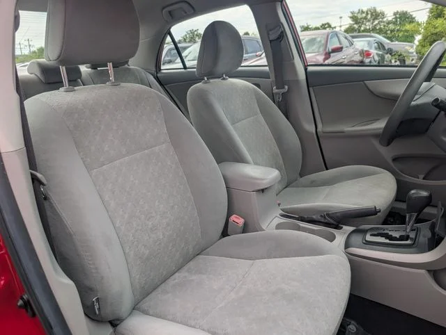 Used 2009 Red Toyota  image 21