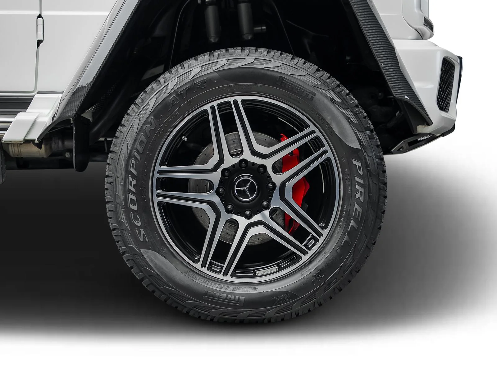 Used 2017 White Mercedes-Benz G 550 Squared image 30