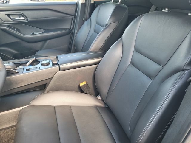 Used 2025 Gold Nissan SL image 13