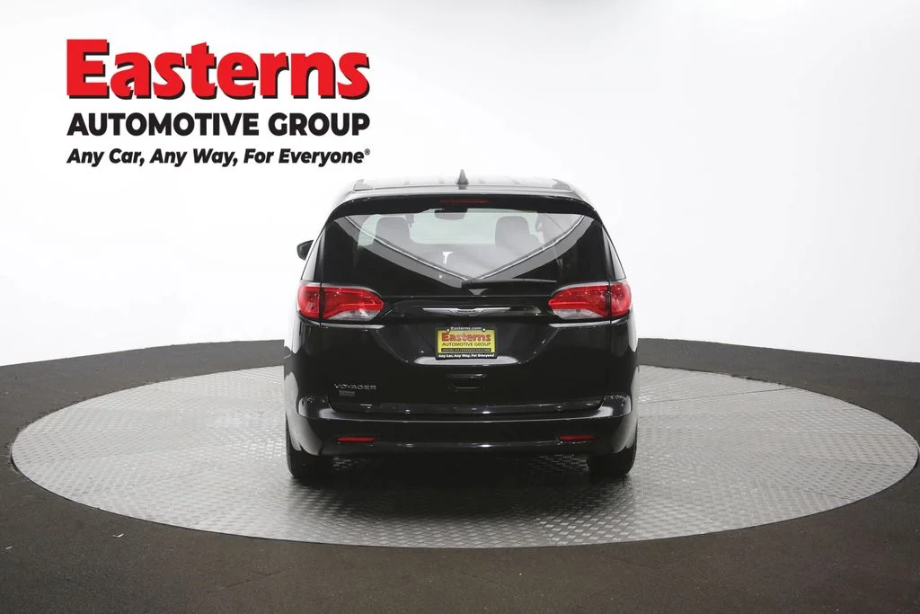 Used 2024 Black Chrysler LX image 37