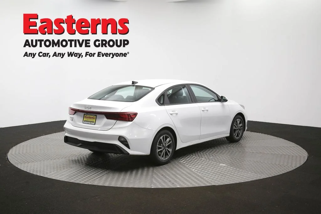 Used 2023 White Kia LXS image 40