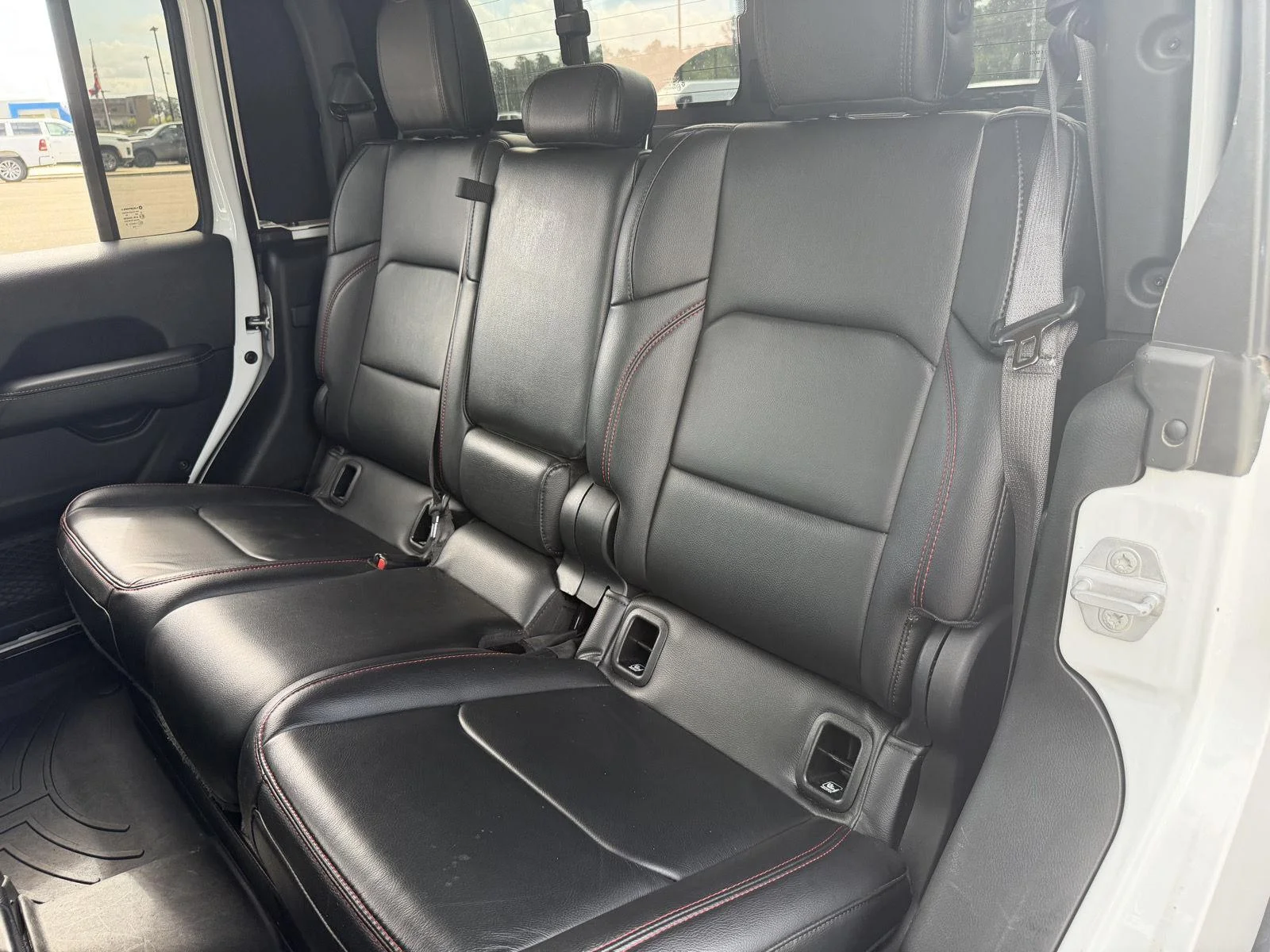 Used 2020 Bright White Clearcoat Jeep Rubicon image 18