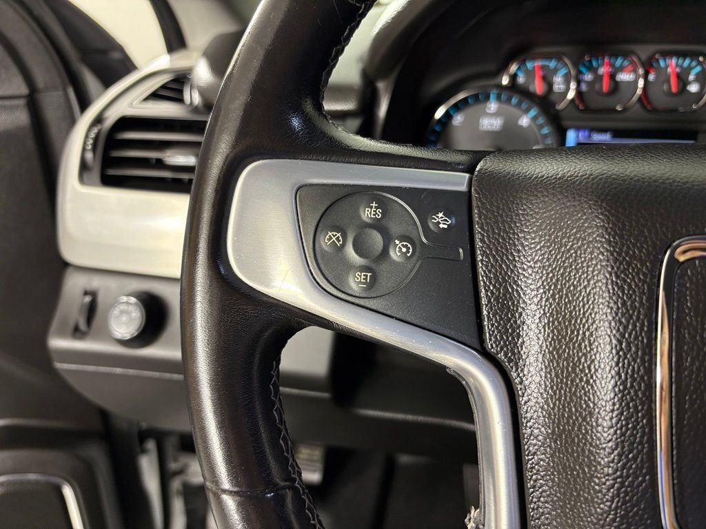 Used 2019 White GMC SLE image 24