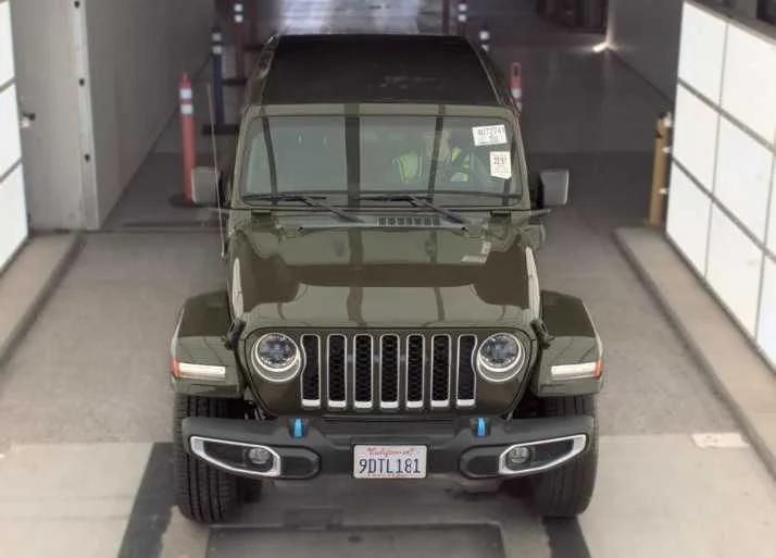 Used 2023 Sarge Green Clearcoat Jeep Sahara image 2