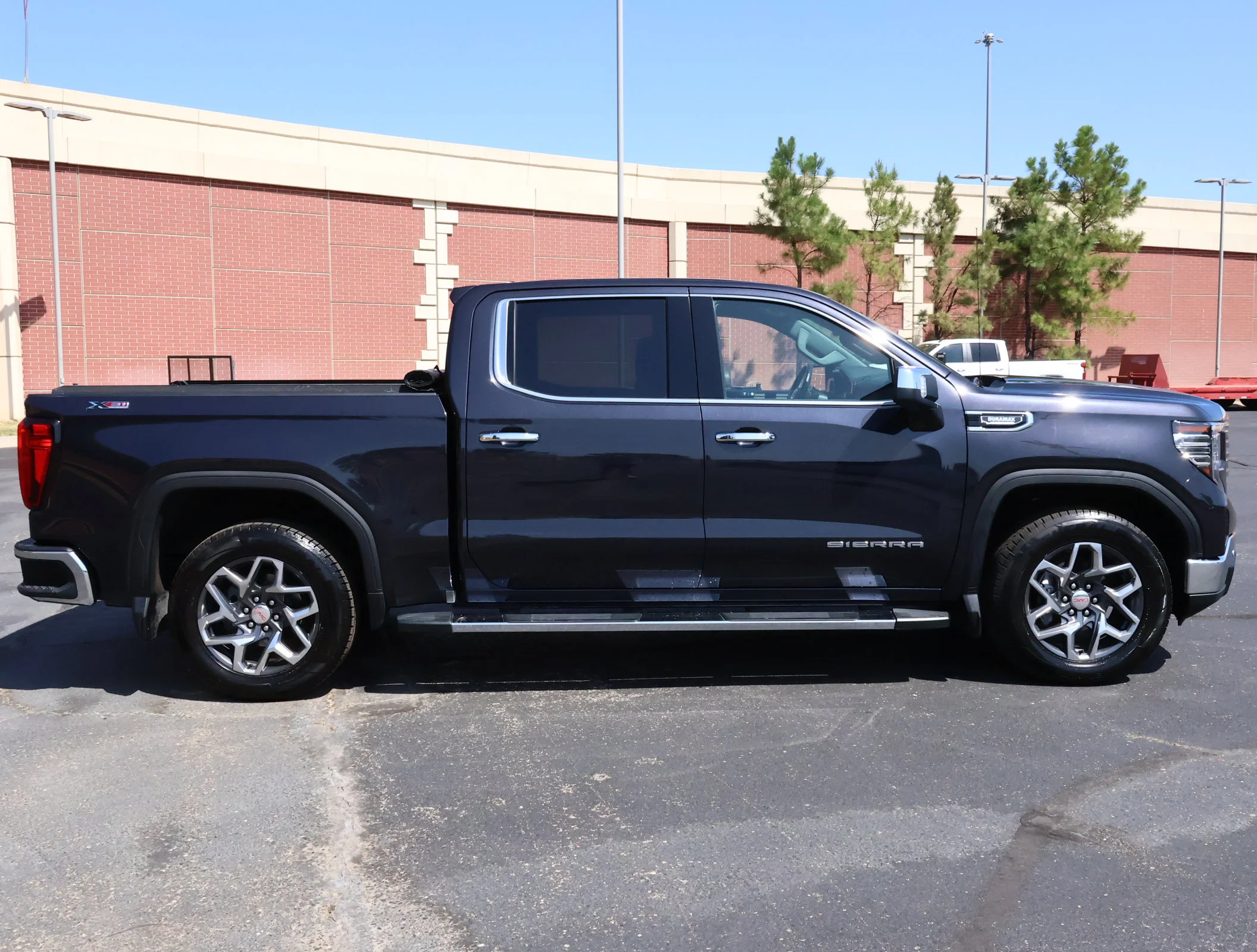 Used 2022 Titanium Rush Metallic GMC SLT image 36