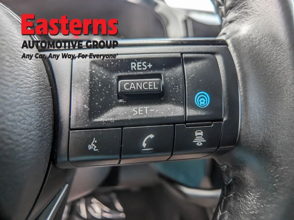 Used 2022 Gray Nissan SV image 30
