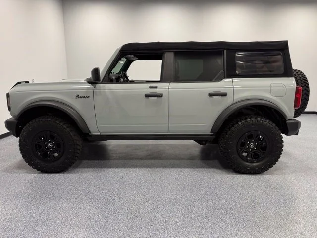 Used 2022 Green Ford Base image 8