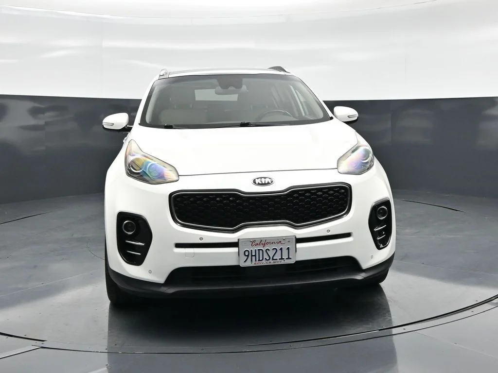 Used 2018 White Kia EX image 55
