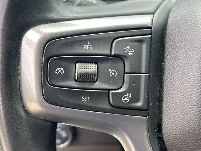 Used 2025 White Chevrolet LT image 43