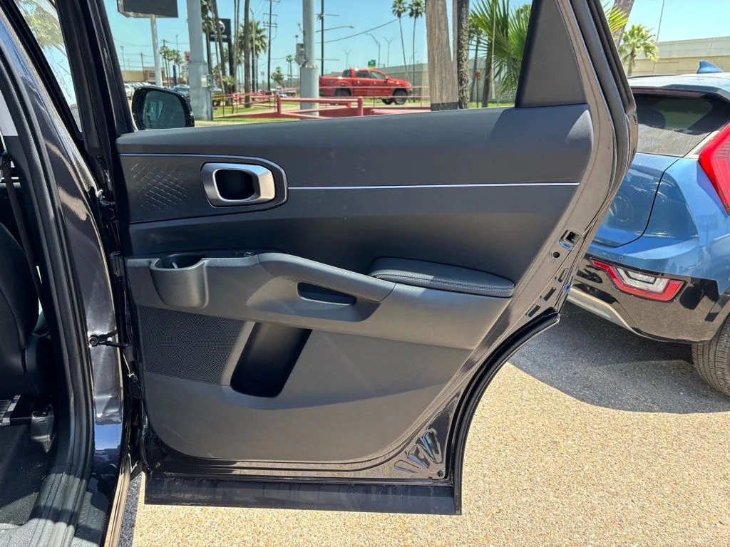 2025 Kia Sorento S - Photo 19