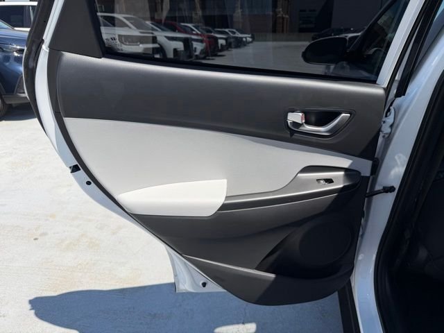Used 2023 White Hyundai SEL image 13