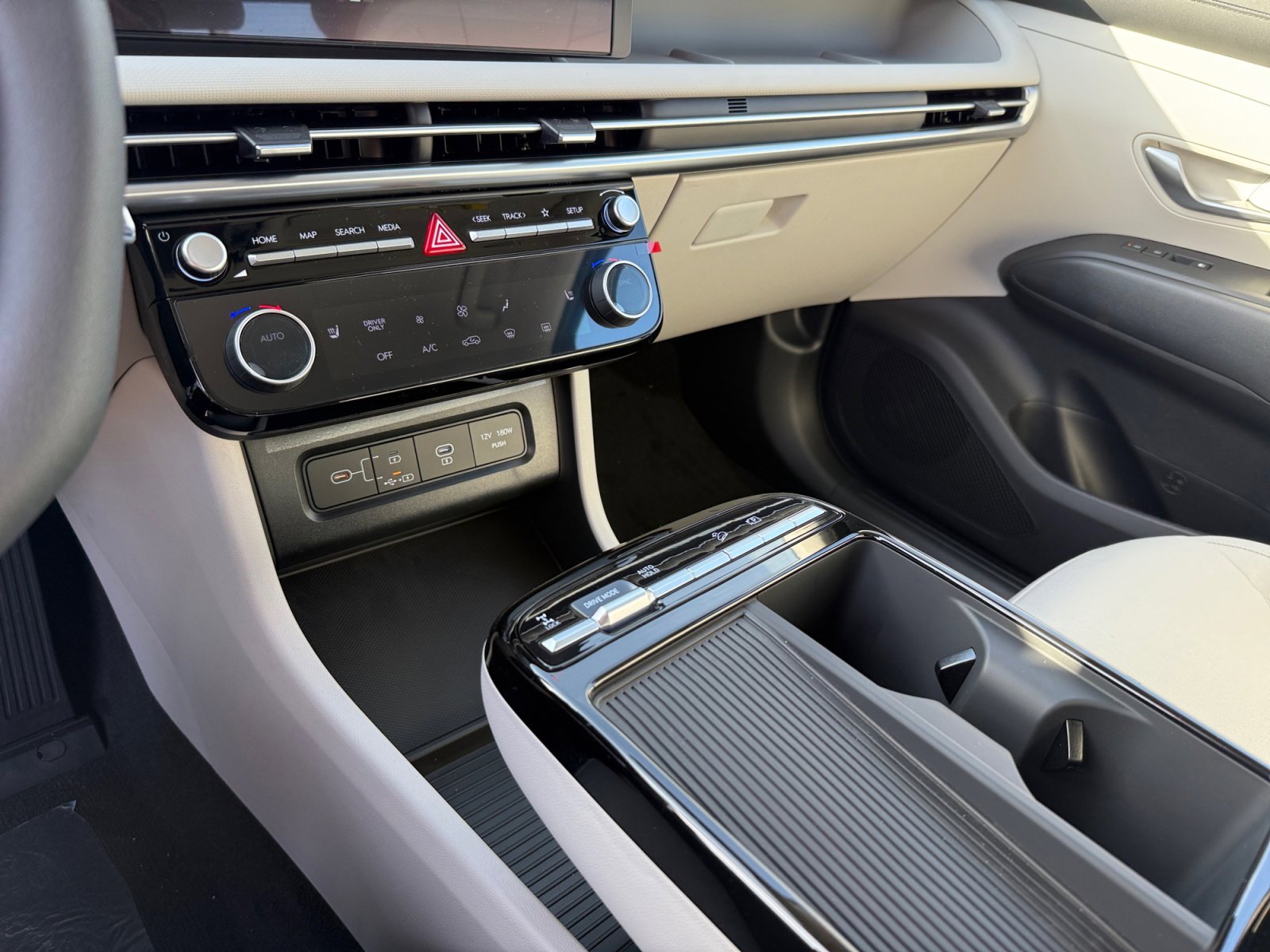 New 2026 Amazon Gray Hyundai SEL AWD image 13