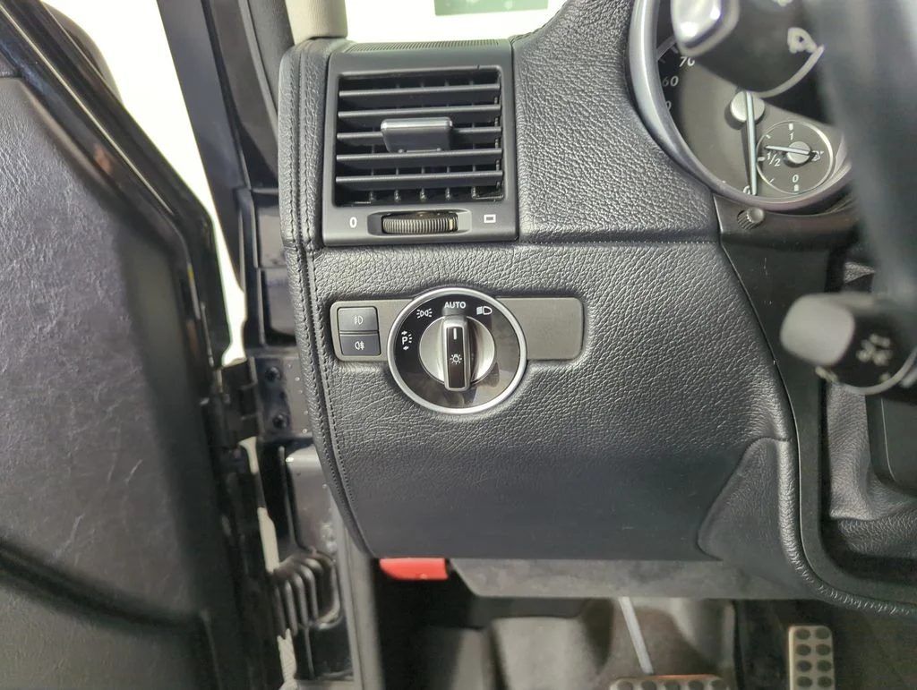 Used 2013  Mercedes-Benz G 550 image 19