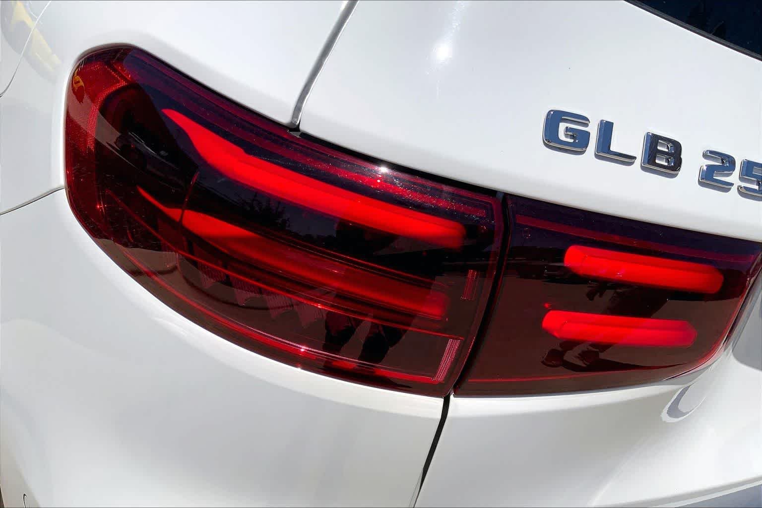 Certified Used 2025 Polar White Mercedes-Benz GLB 250 image 26