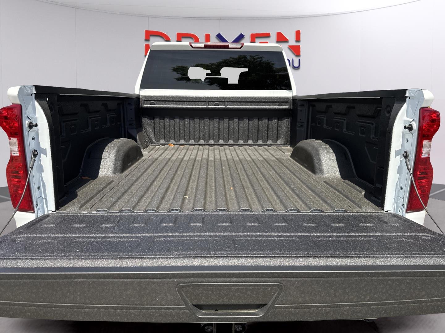 New 2026 Summit White Chevrolet Custom image 32
