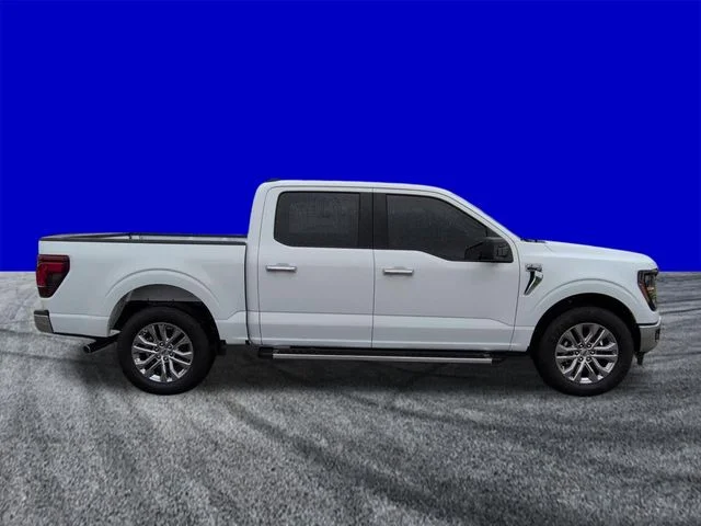 New 2026 Oxford White Ford XLT image 3