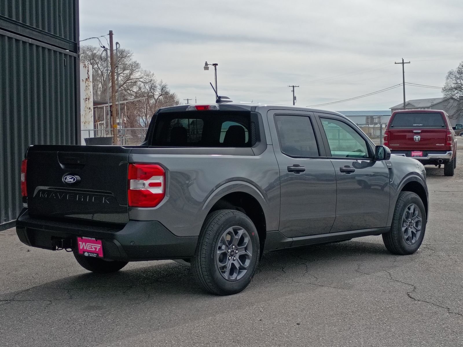 View vehicle photo 7