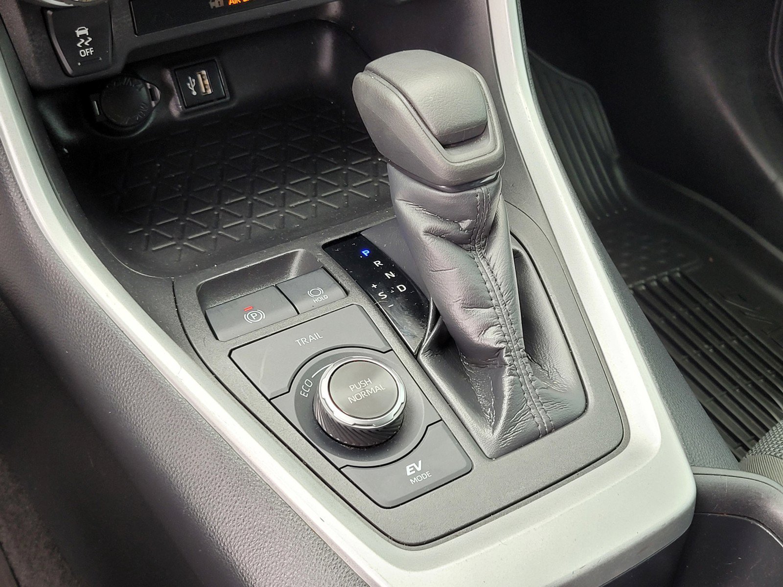 Used 2024 Silver Toyota Hybrid LE image 23