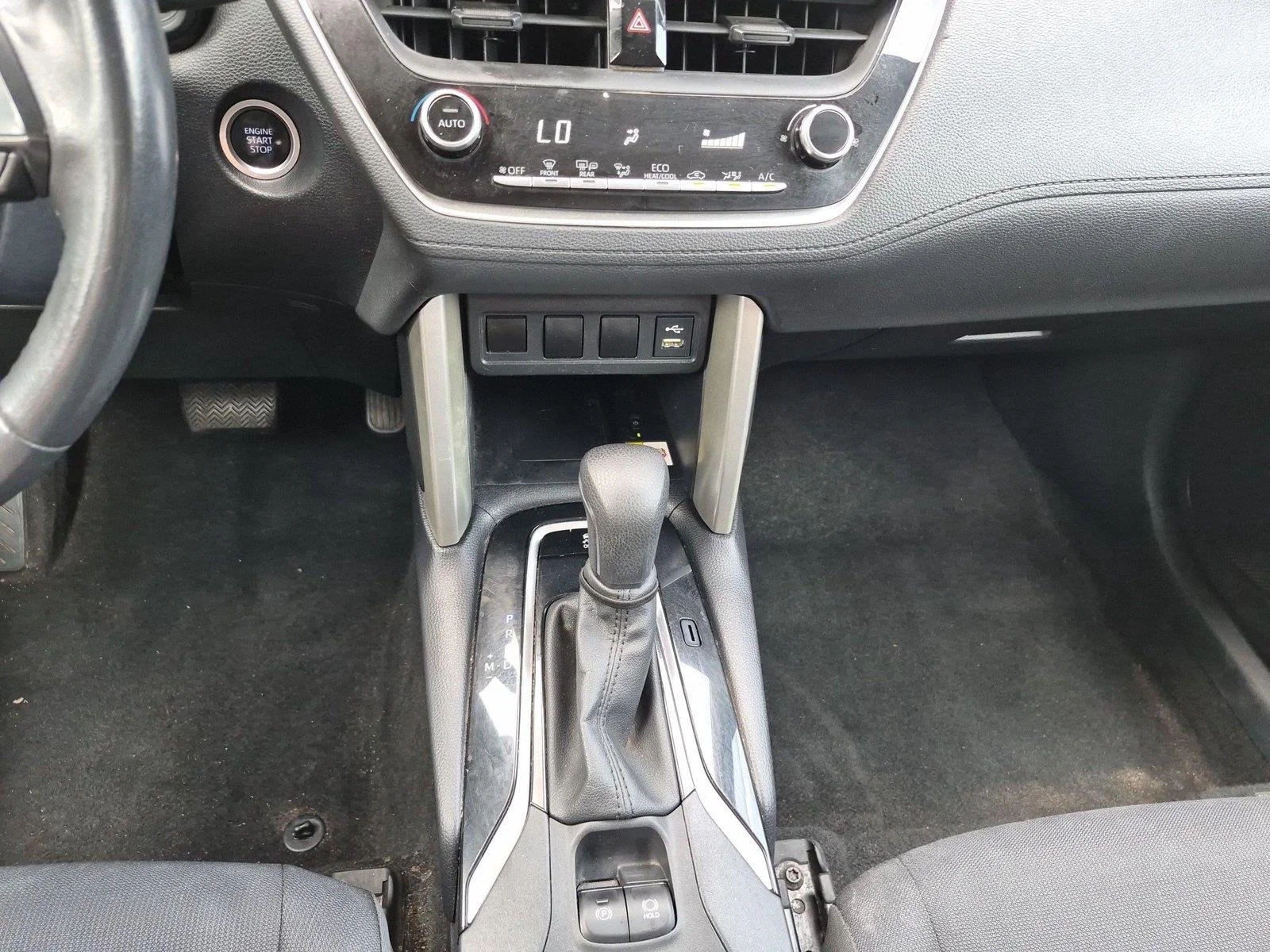 Used 2022 Barcelona Red Metallic Toyota LE image 27