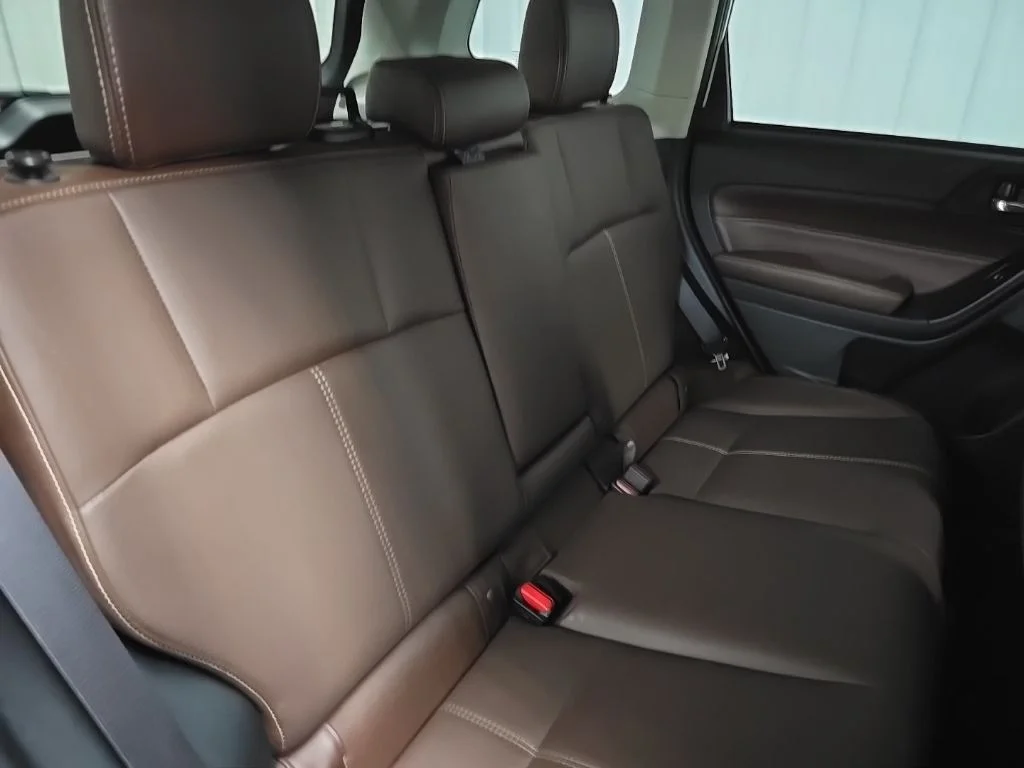 Used 2017 White Subaru 2.5i Touring image 20