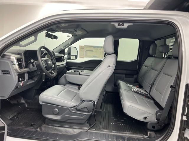 2024 Ford F-450 Super Duty Chassis Cab XL - Photo 9