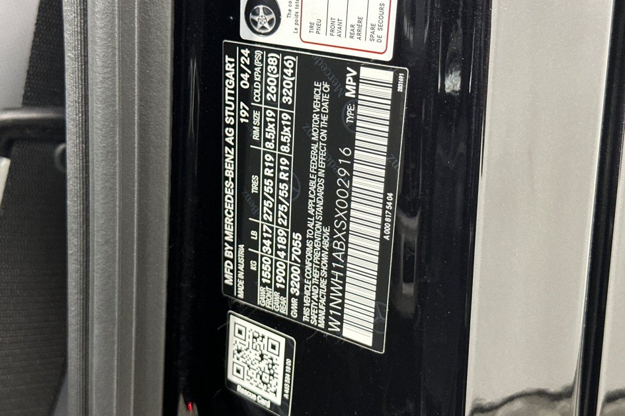 Certified Used 2025 Obsidian Black Metallic Mercedes-Benz G 550 image 28