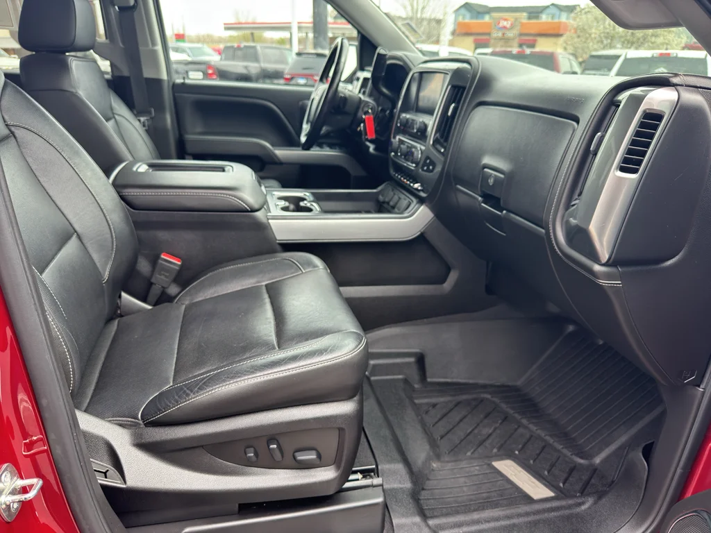 Used 2018 Cajun Red Tintcoat Chevrolet LTZ image 10