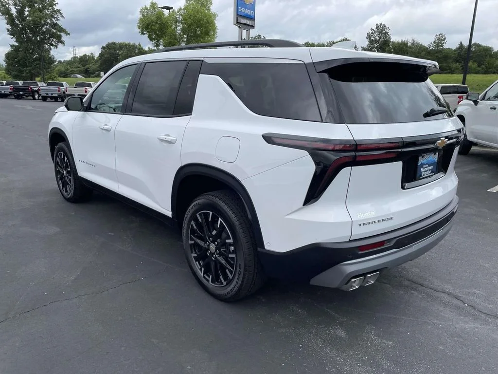 New 2026 Summit White Chevrolet LT image 4