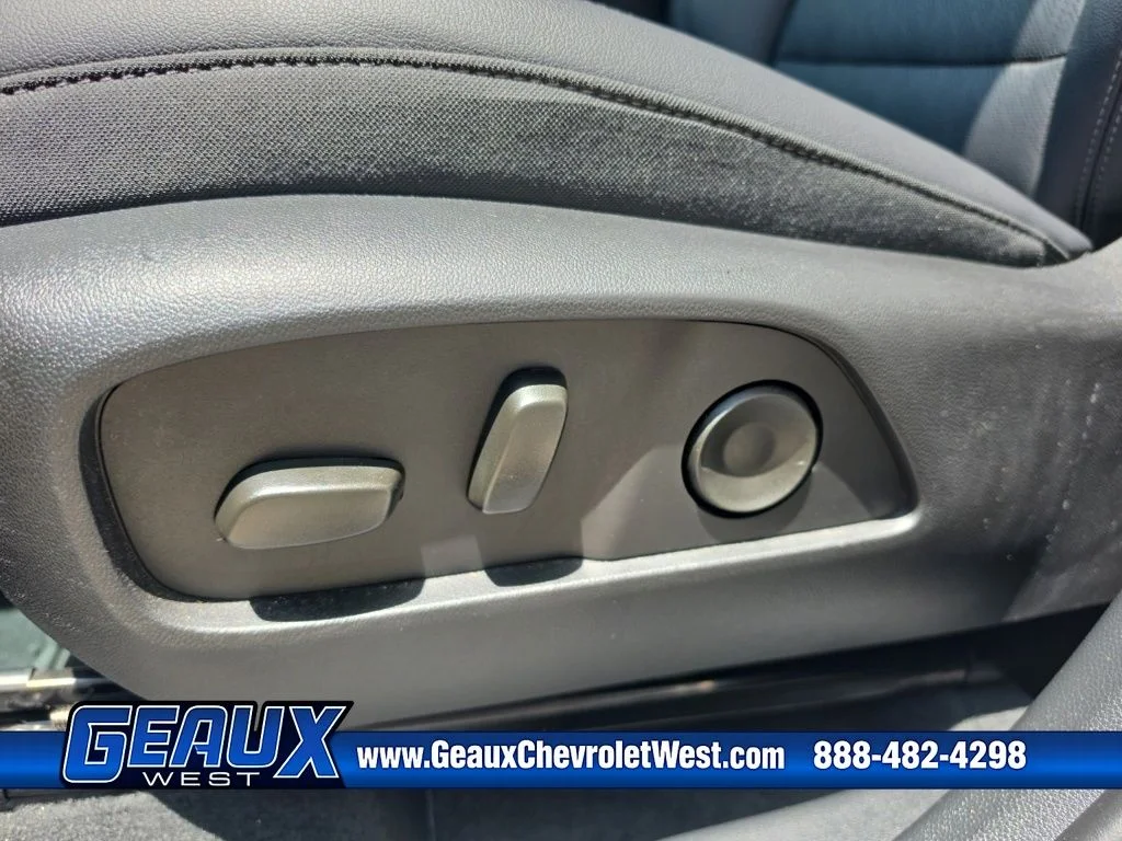 Used 2026 White Chevrolet LT image 32