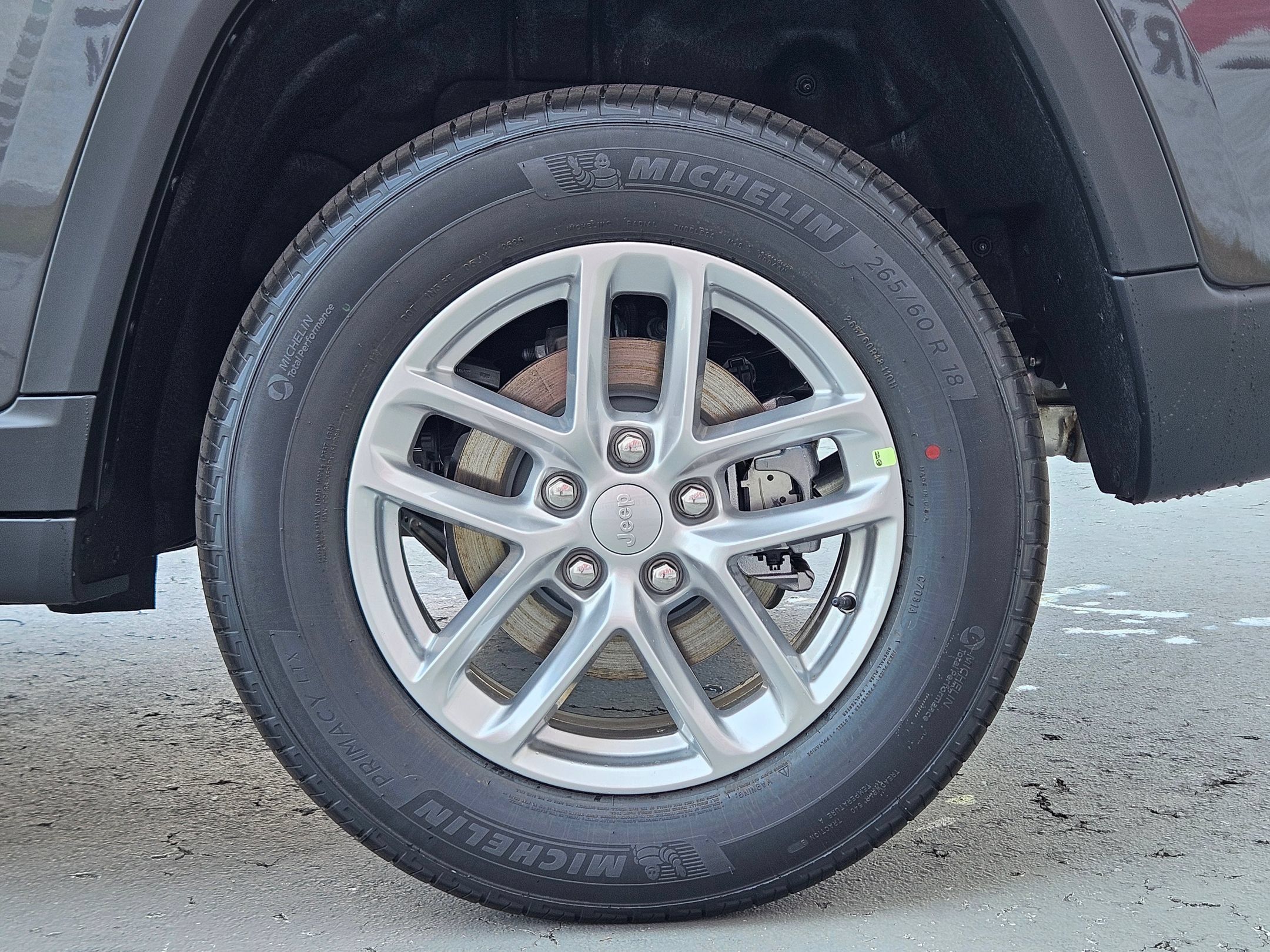 New 2026 Baltic Gray Metallic Clear-Coat Exterior Paint Jeep Laredo X image 25