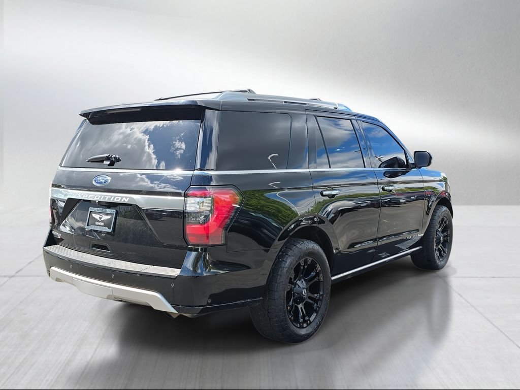 Used 2019 Black Metallic Ford Platinum image 3