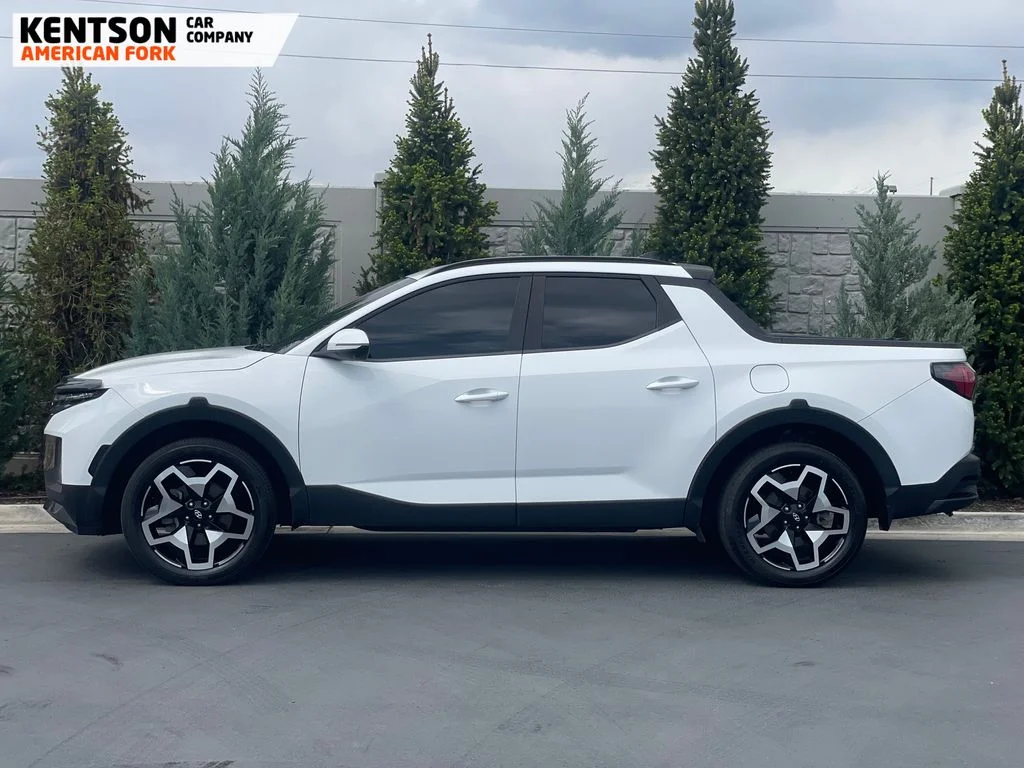Used 2022 White Hyundai Limited image 5
