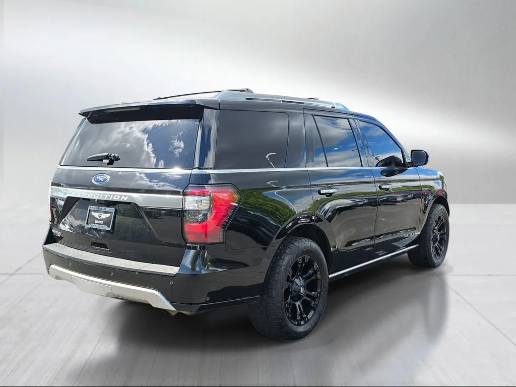 Used 2019 Black Metallic Ford Platinum image 3