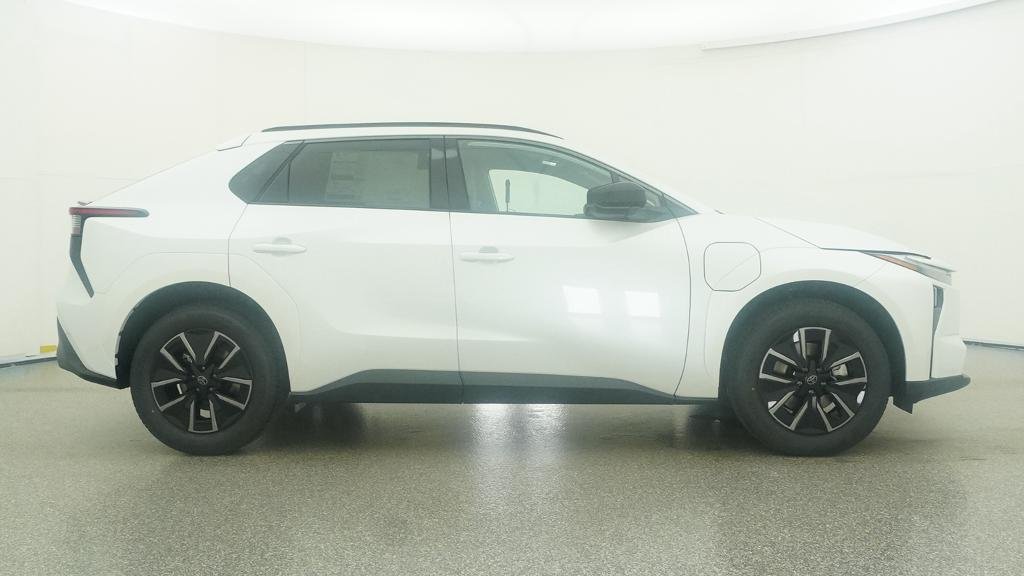 New 2026 Wind Chill Pearl Toyota XLE image 41