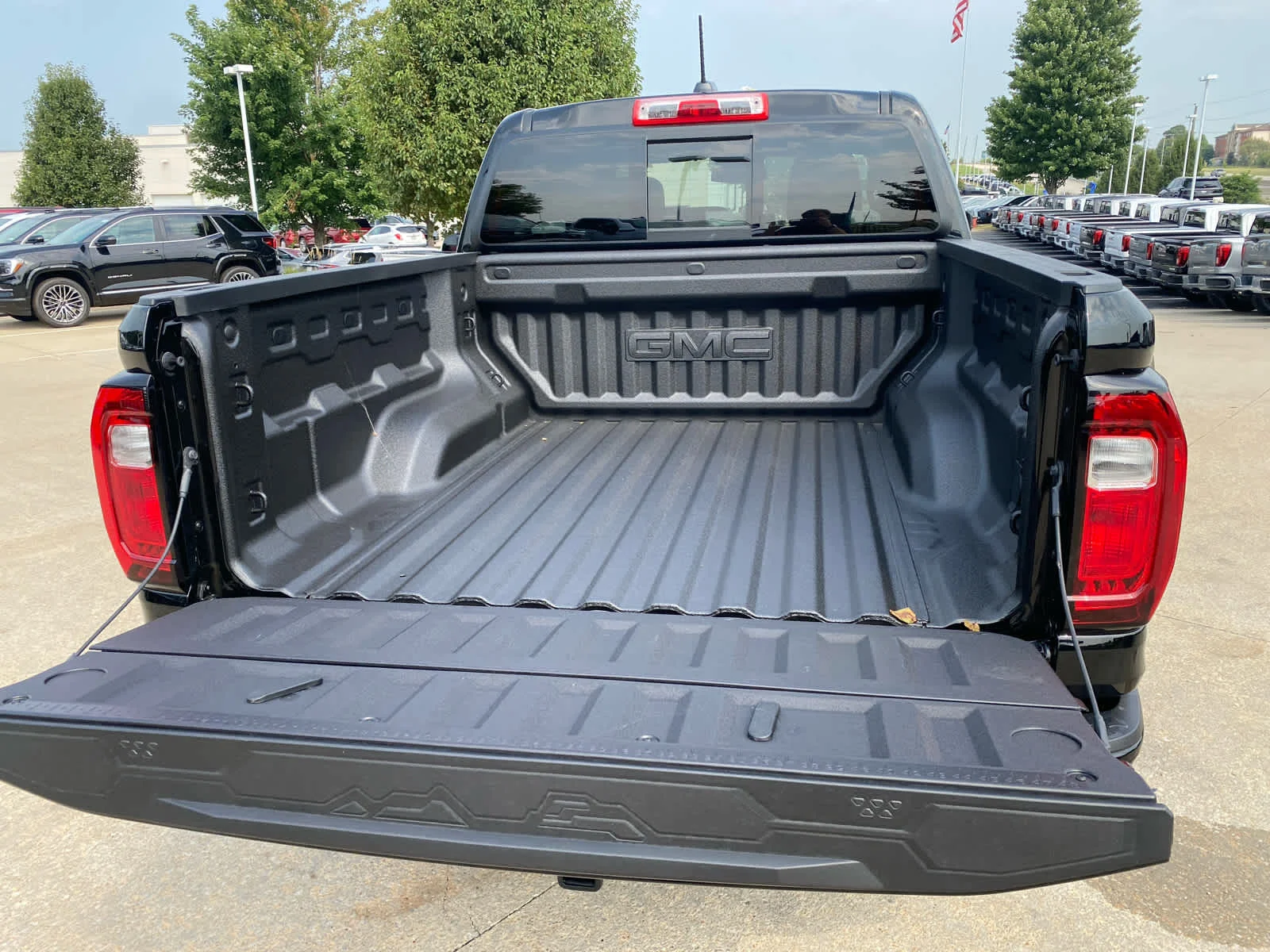 New 2026 Onyx Black GMC Elevation image 26