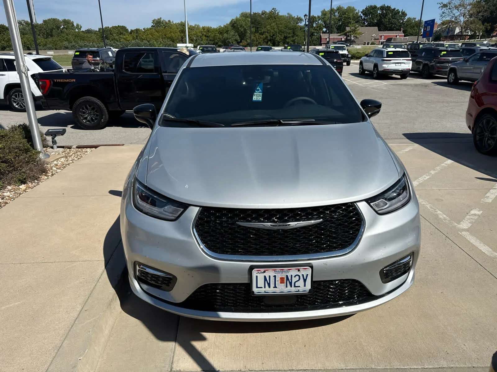 Used 2026 Chrysler Pacifica Select with VIN 2C4RC1BG9TR255397 for sale in Kansas City